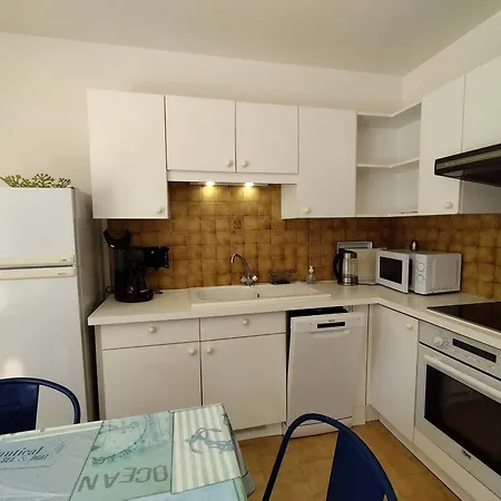 Maisonnette Avec Piscine, A 800m De La Et De L'ecole De Surf, Terrasse Et Parking, 4 Pers. - Fr-1-778-17 *